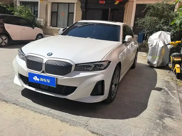 BMW i3 2025 eDrive 35 L