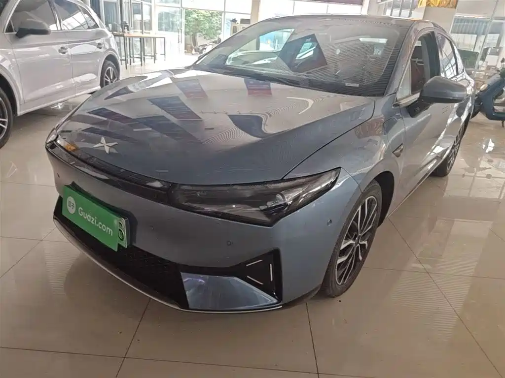 XPeng P5 2022 Model 550E