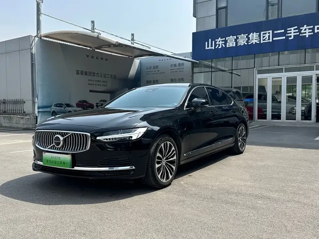 Volvo S90 Plug-in Hybrid 2024 PHEV AWD Long Range Momentum Luxury Edition