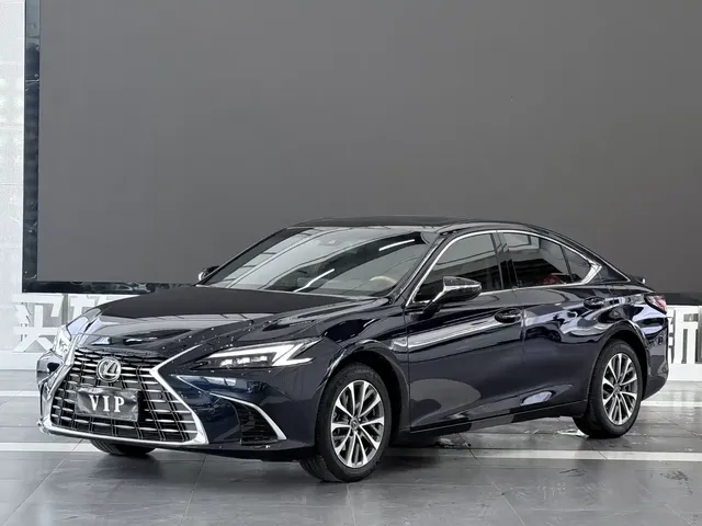 Lexus ES 2025 300h Ultimate Edition