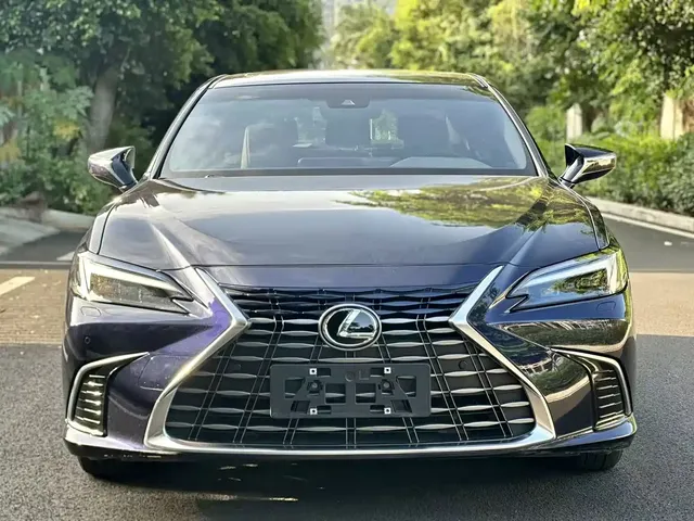 Lexus ES 2025 200 Ultimate Edition