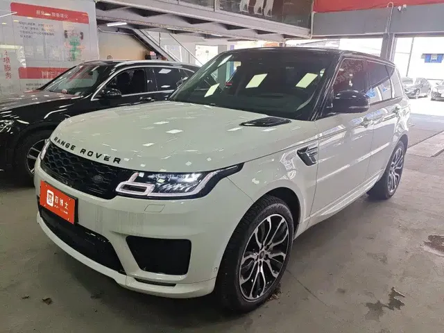 Land Rover Range Rover Sport 2021 3.0 L6 Gloss Black Edition