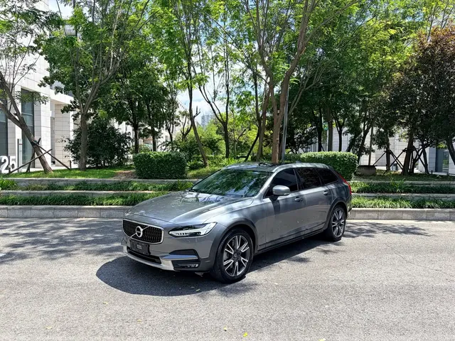 Volvo V90 2020 Facelift Cross Country T5 AWD Momentum