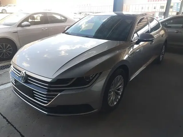 Volkswagen FAW-Volkswagen CC 2019 330TSI Charming Appearance (China V)