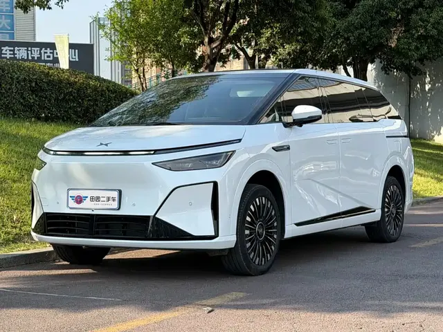 XPeng X9 2025 Extended Range Edition