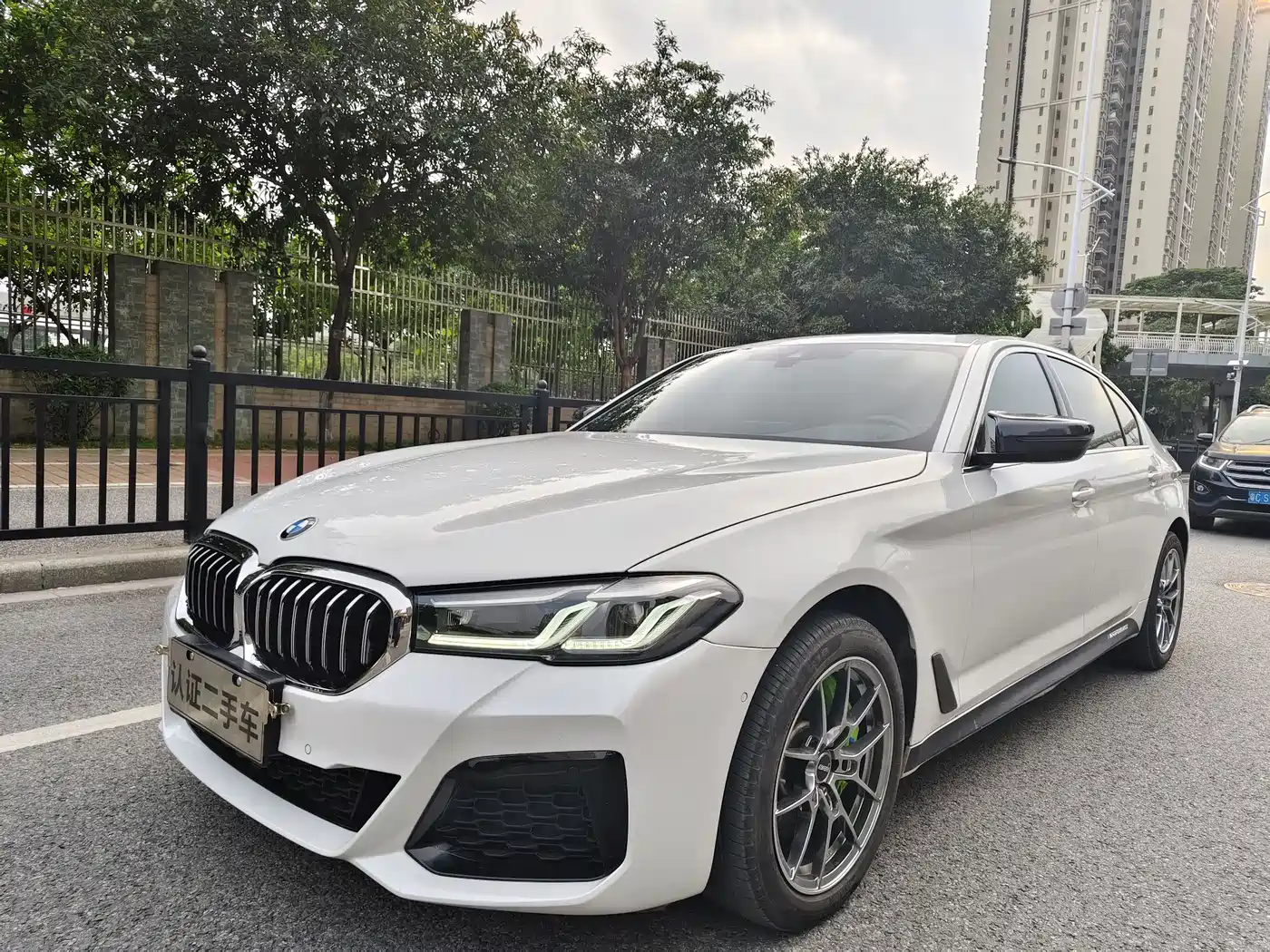 BMW 5 Series 2021 525Li Luxury Package