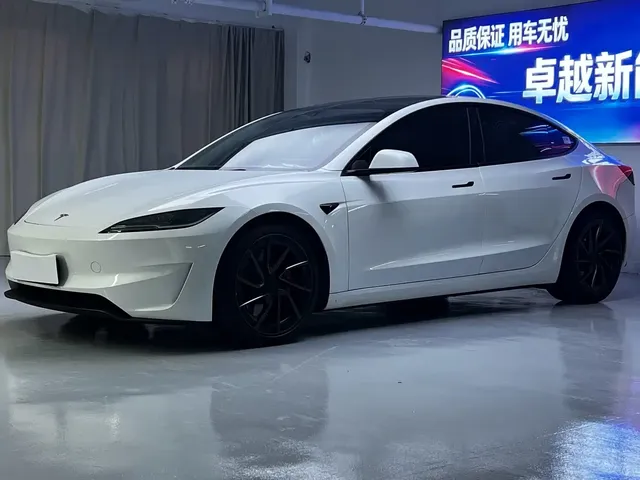 Tesla Model 3 2024 High-Performance All-Wheel Drive Edition