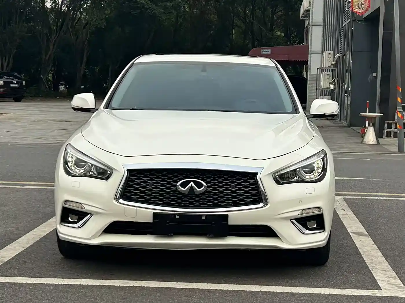 Infiniti Q50L 2018 2.0T Premium Edition (China VI)