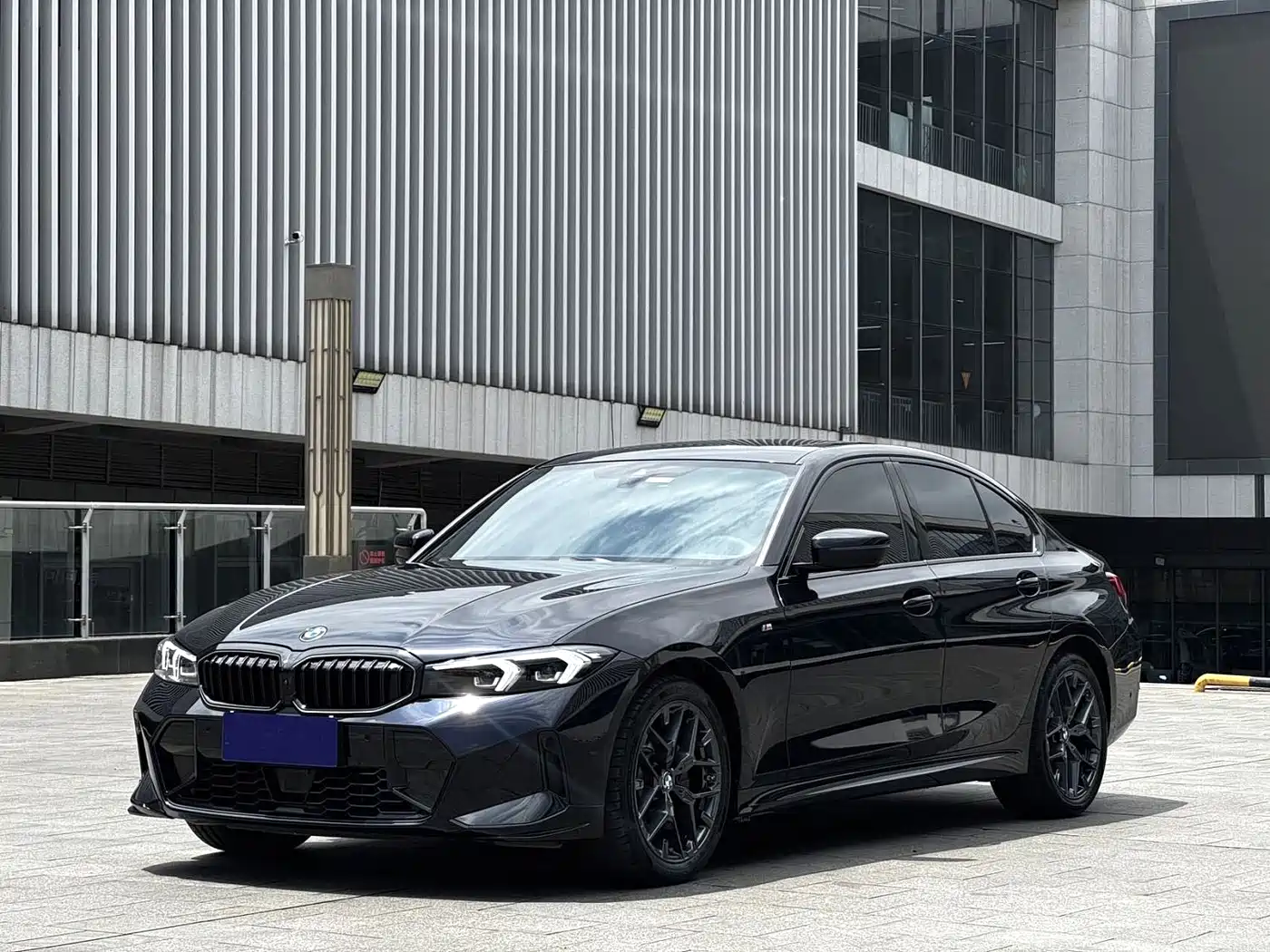 BMW 3 Series 2025 330i M Sport Night Edition