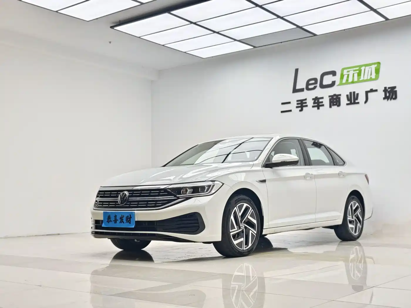Volkswagen Sagitar 2024 300TSI DSG Surpass Edition
