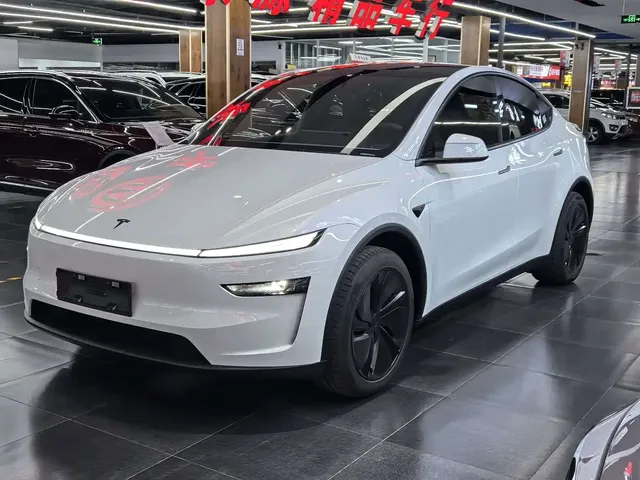 Tesla Model Y 2026 Long Range All-Wheel Drive