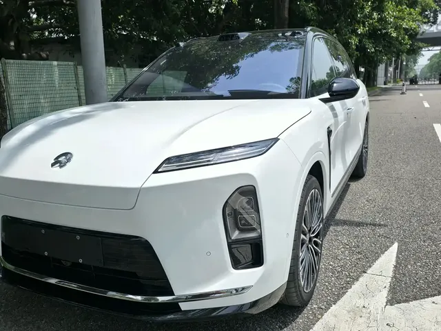 NIO ES8 2025 Base Model