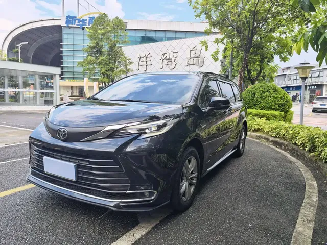 Toyota Sienna 2024 2.5L Hybrid Comfort Edition