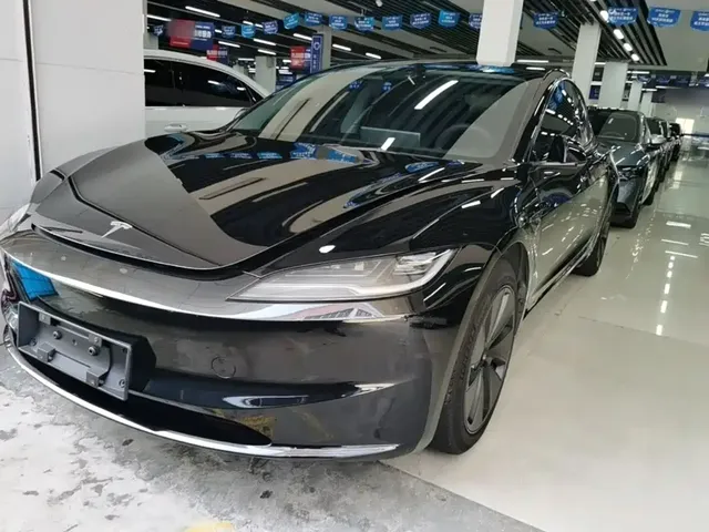 Tesla Model 3 2023 Rear-Wheel Drive