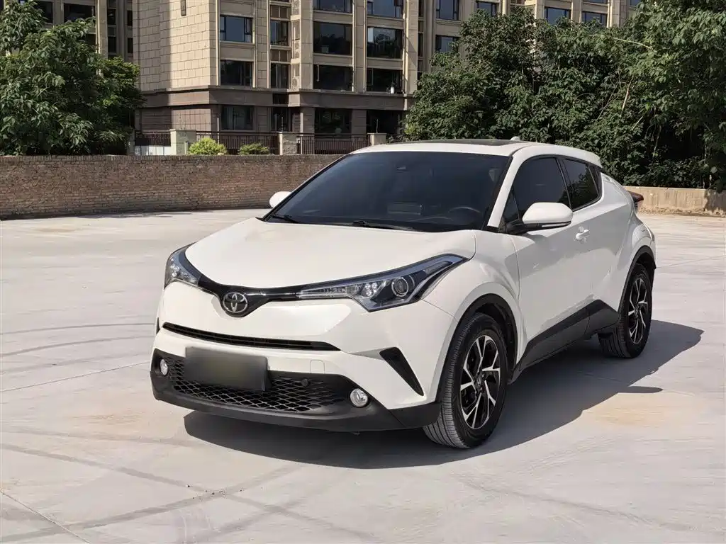 Toyota C-HR 2020 Model 2.0L Leading