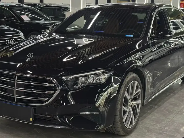 Mercedes-Benz E-Class 2024 E 300 L Fashion