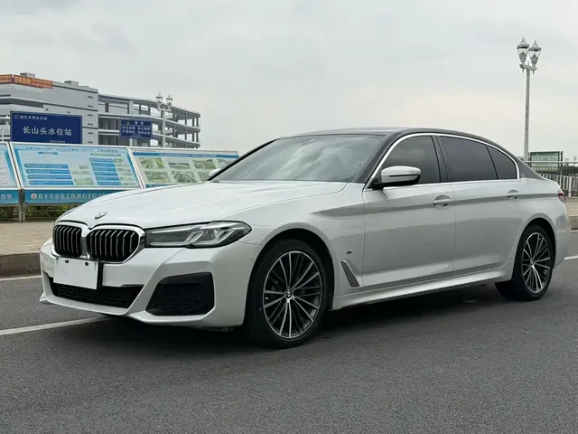 BMW 5 Series 2022 530Li Leading M Sport Package