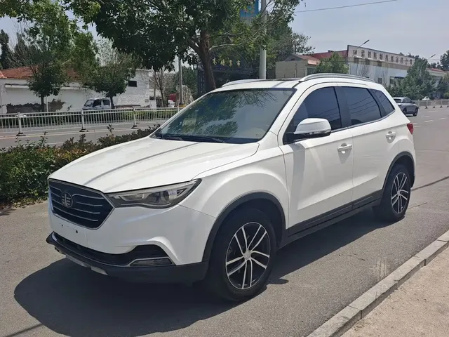 Besturn X40 2018 Internet Celebrity Edition 1.6L Automatic Luxury