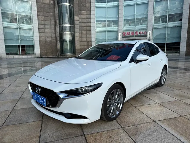 Mazda 3 Axela 2022 2.0L Automatic Premium Edition