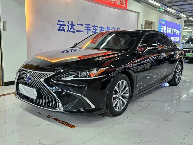 Lexus ES 2018 300h Excellence Edition China V