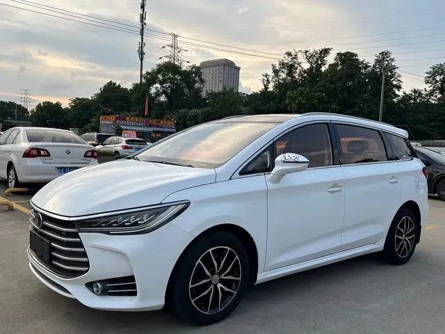 BYD Song MAX 2017 1.5T Auto Smart Connect Premium 7-seater