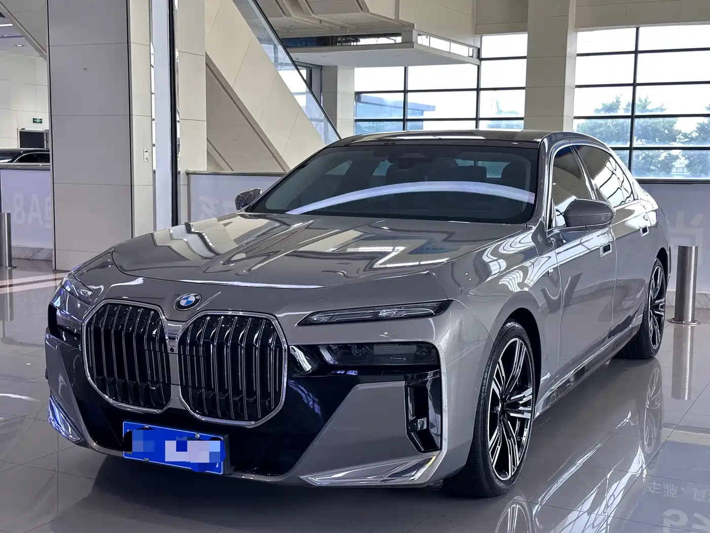 BMW 7 Series 2023 Model 740Li Leading M Sport Package