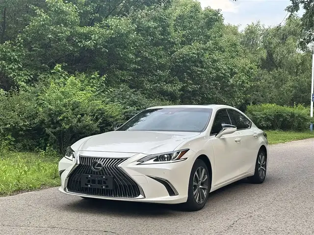 Lexus ES 2020 200 Excellence