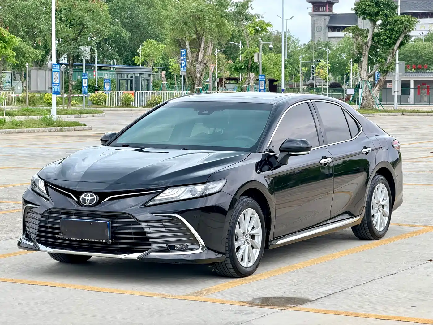 Toyota Camry 2023 2.0G Luxury Edition