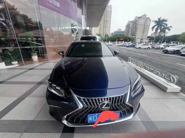 Lexus ES 2022 300h Ultimate Edition