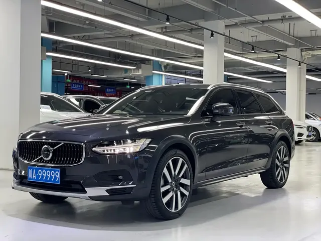 Volvo V90 2024 Cross Country B5 AWD Premium Edition