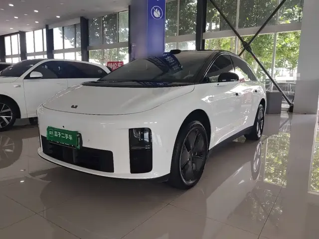 Li Auto i6 2025 2WD Base Model
