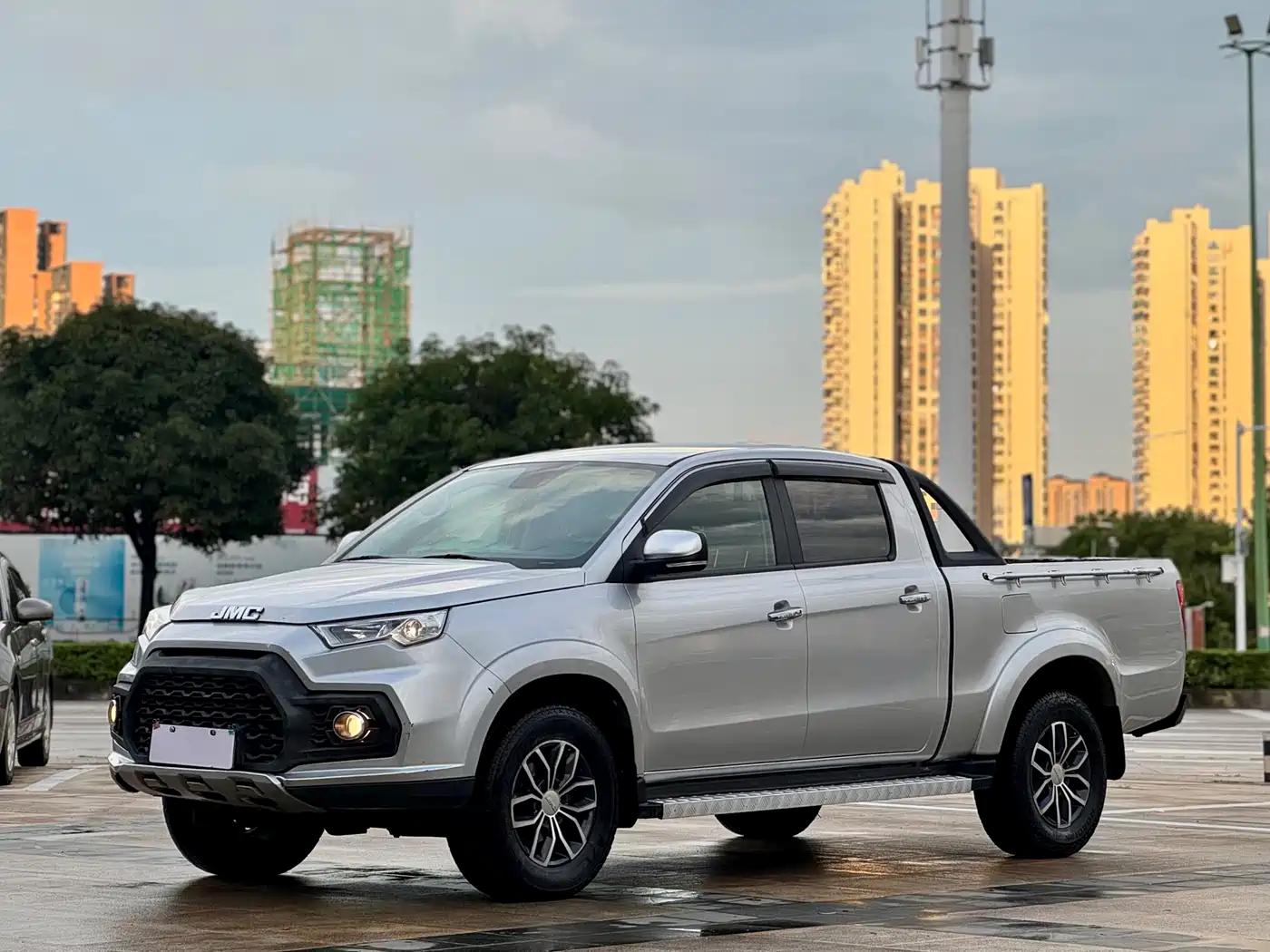Jiangling Yuhu 7 2020 Model 2.0T Diesel Automatic 2WD Comfort Long Wheelbase China VI JX4D20A6L