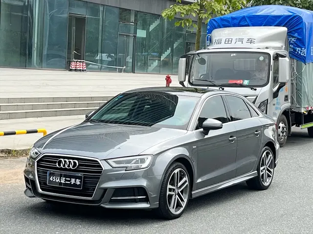 Audi A3 2018 30th Anniversary Limousine 35 TFSI Sport