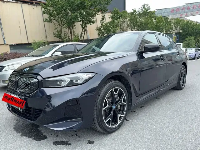 BMW i3 2025 eDrive 40 L Shadow Night Sport Package