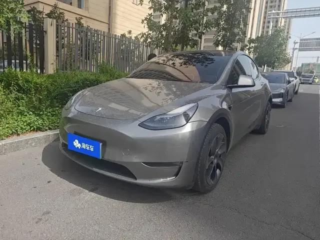 Tesla Model Y 2023 Long Range All-Wheel Drive Edition