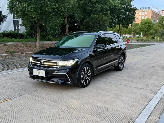 Volkswagen Tiguan L 2022 330TSI Automatic 2WD R-Line Flagship Edition