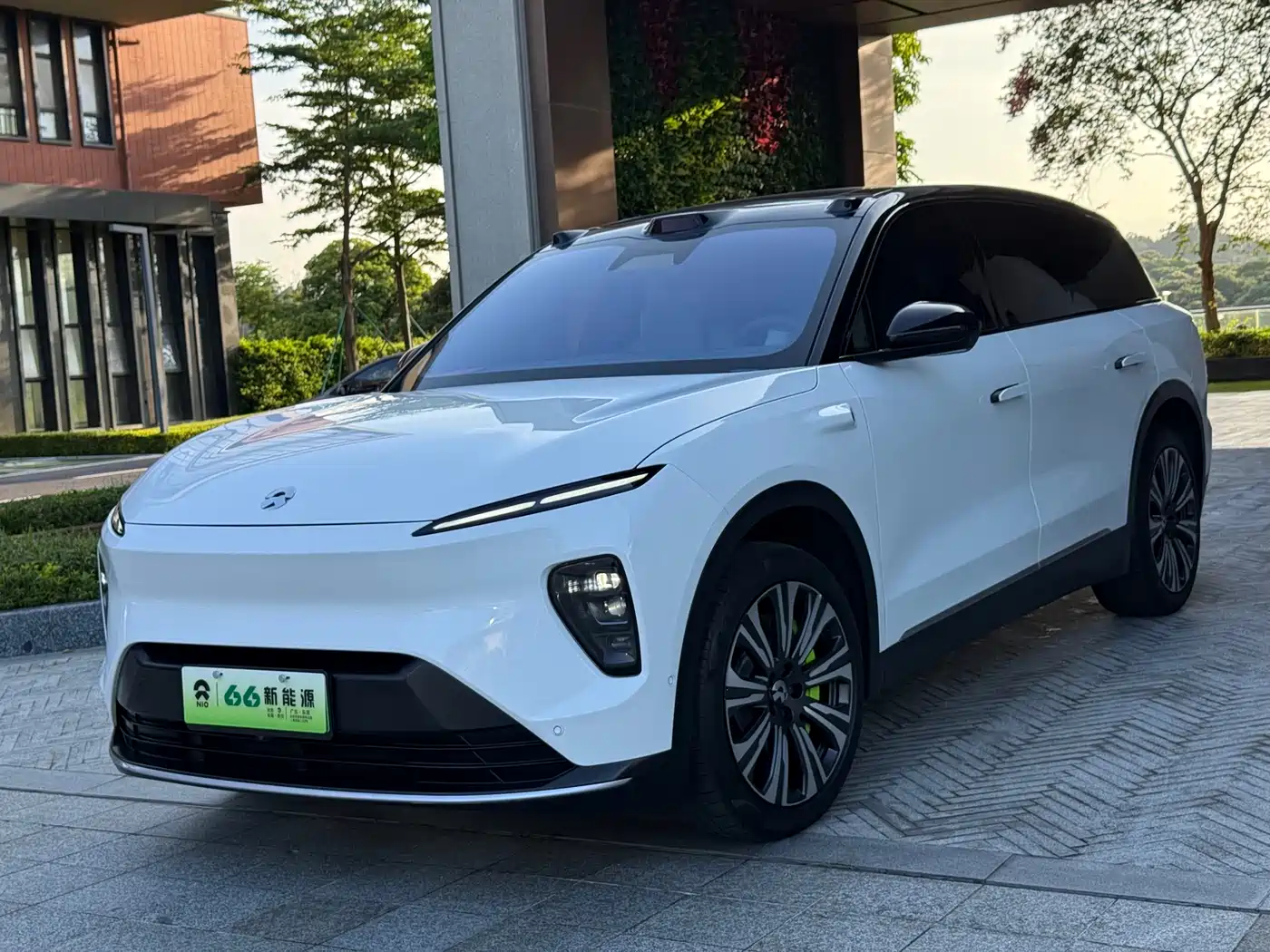 NIO ES8 2024 75kWh Executive Edition