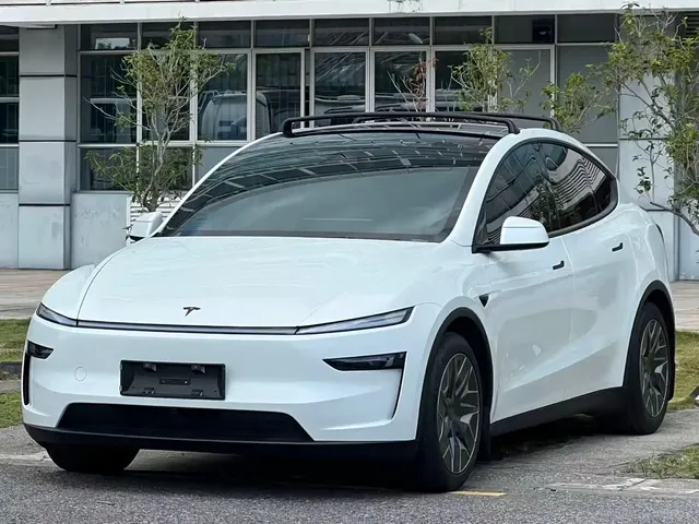Tesla Model Y L 2025 Facelift Long Range AWD