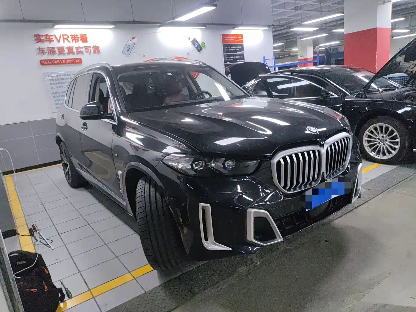 BMW X5 2023 xDrive 30Li Premium M Sport Package