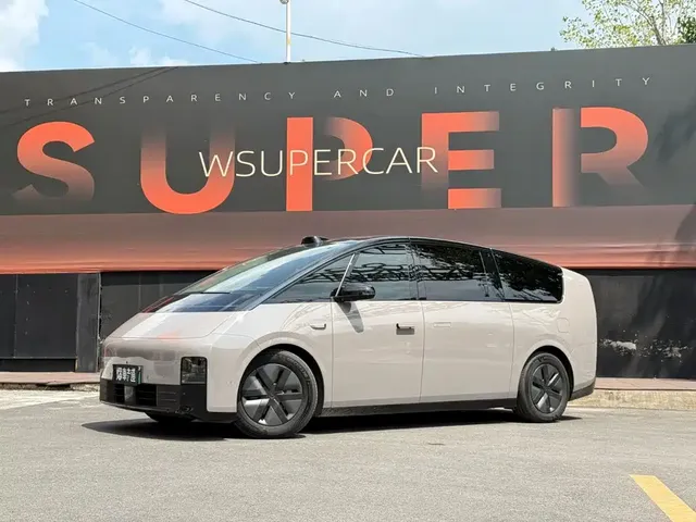 Li Auto MEGA 2024 Ultra