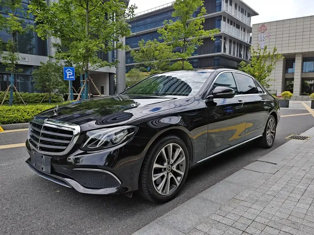 Mercedes-Benz E-Class 2019 E 300 L Fashion