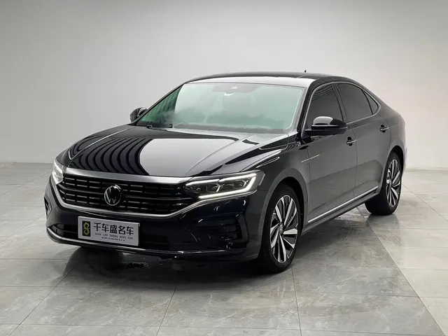 Volkswagen Passat 2022 330TSI Premium Edition