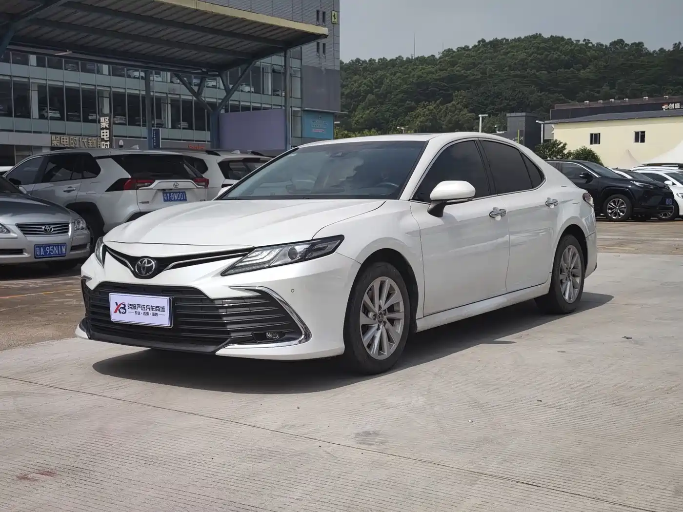 Toyota Camry 2021 2.0G Luxury Edition