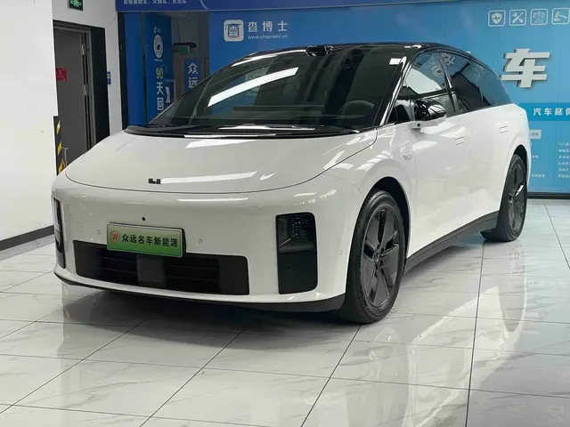 Li Auto i6 2025 2WD Base Model