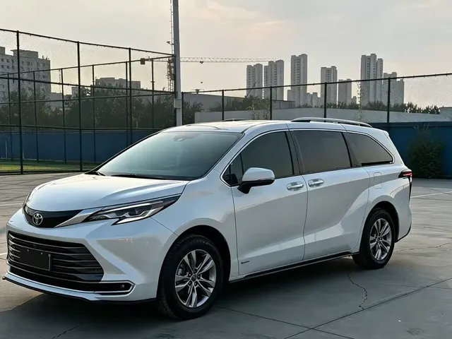 Toyota Sienna 2024 2.5L Hybrid 4WD Premium Edition