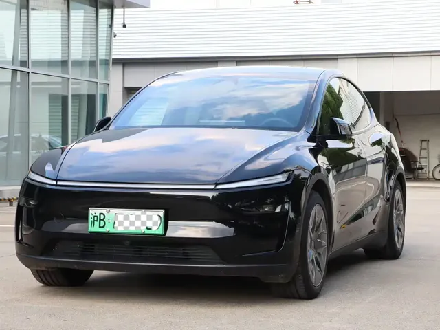 Tesla Model Y L 2025 Facelift Long Range AWD
