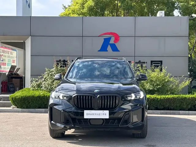 BMW X5 2023 xDrive 40Li M Sport Black Night Package