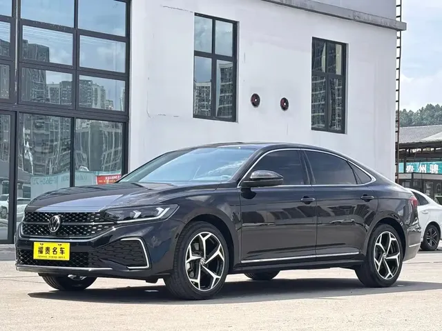 Volkswagen Passat 2026 Outstanding Edition 330TSI Starlight Elite Version
