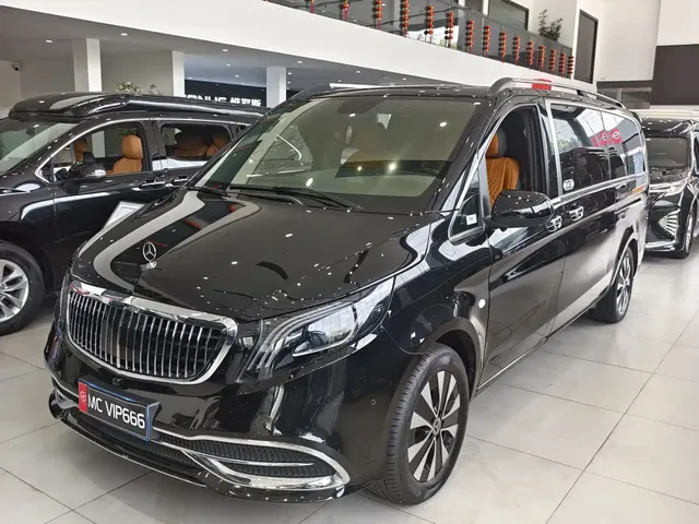 Mercedes-Benz Vito 2023 2.0T Business 7-Seater
