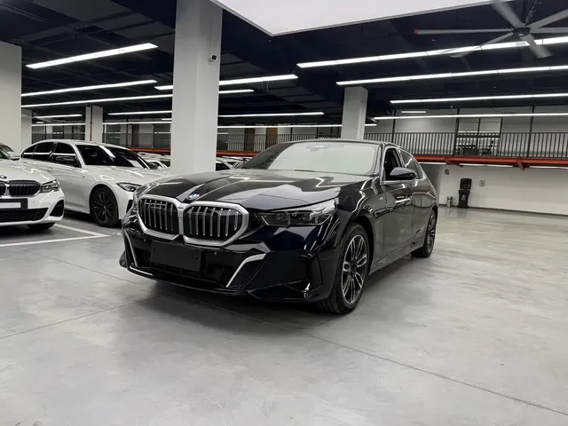BMW 5 Series 2025 530Li Leading M Sport Package